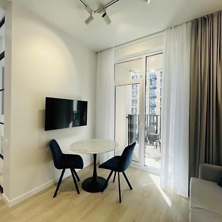 Modern Apartment In The Old Town Kiev Exterior foto
